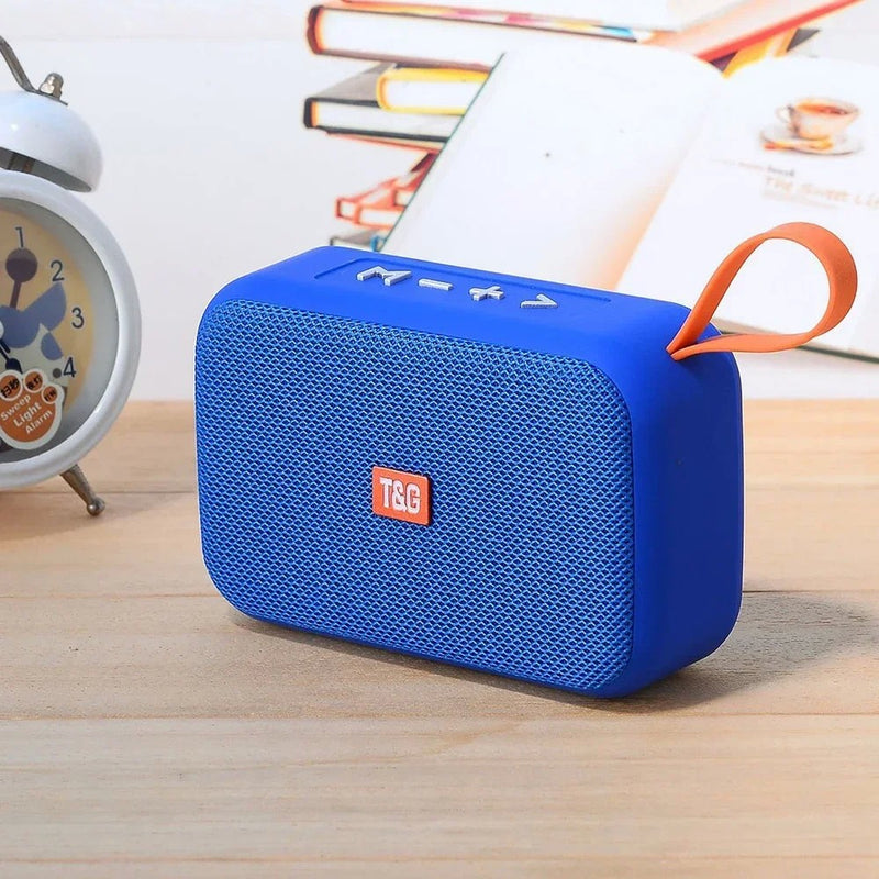 Caixa de Som Portátil T&G TG506 Bluetooth com Rádio FM, USB e Grave Reforçado